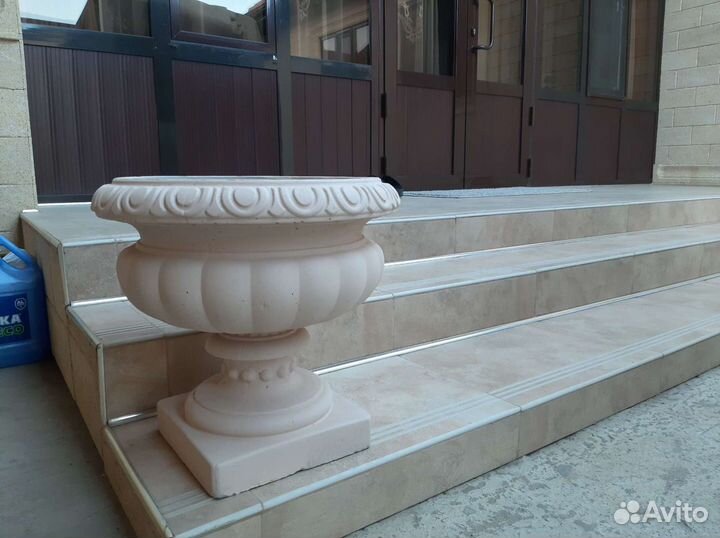 Вазон уличный