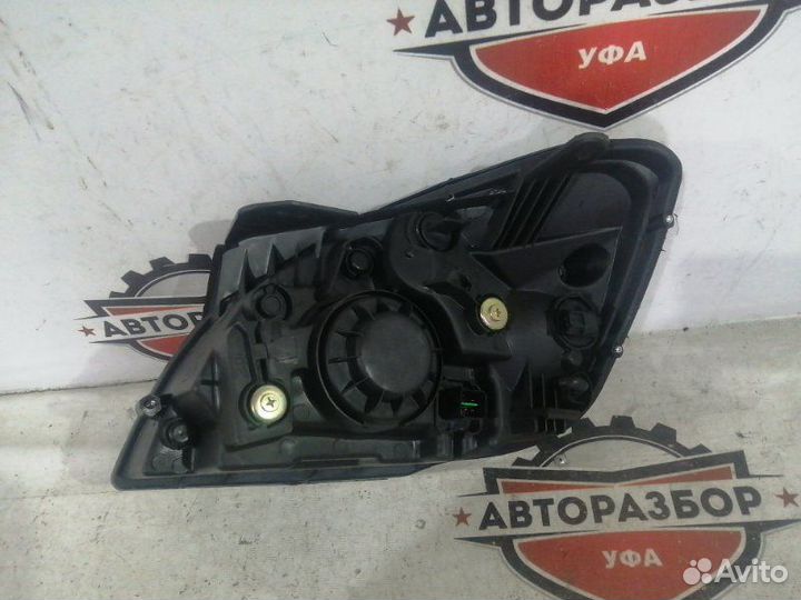 Фара передняя правая Kia Rio 2 JB 2009