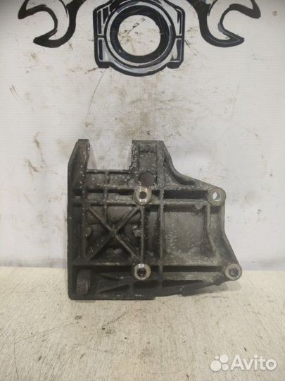 Кронштейн генератора Ssangyong Rexton 1 D27DT 2006