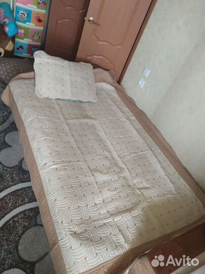 Покрывало с наволочкой и Плед