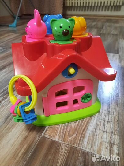Игрушка-сортер домик