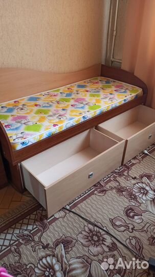 Кровать детская с матрасом и ящиками
