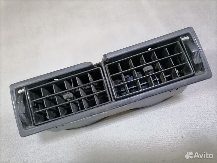 Решетка вентиляционная VW Golf II 1983-1992