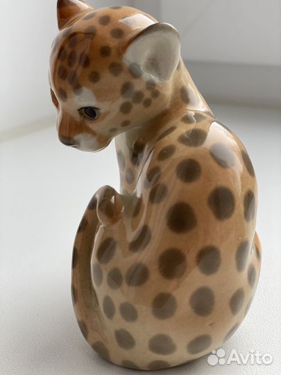 Фарфоровая статуэтка Леопард Лфз