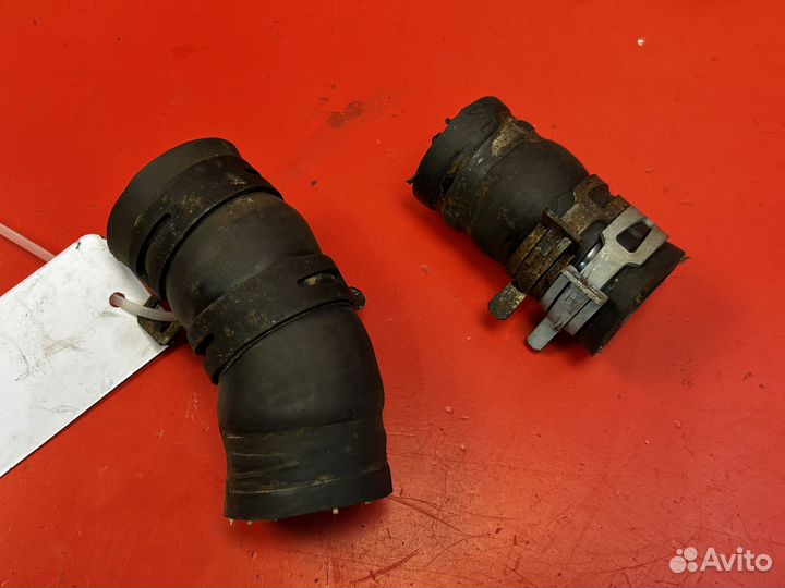 Фланец охлаждения 3.0 Ford Escape 2000-2006