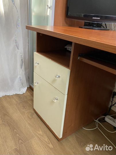 Компьютерный стол