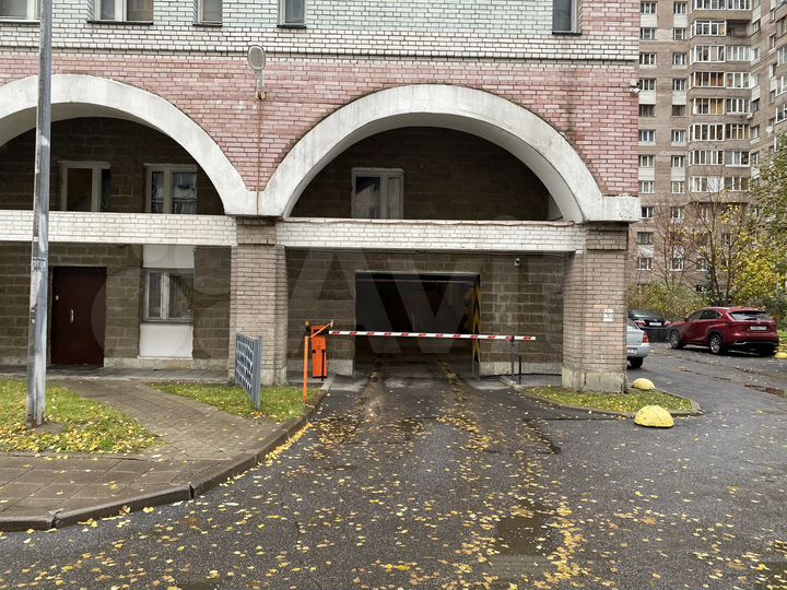 Машиноместо, 18 м²