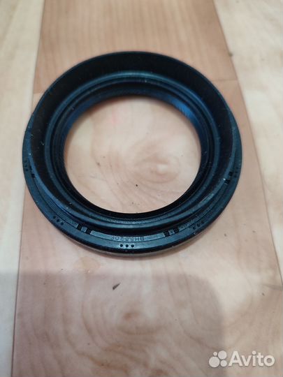 Сальник Прадо 120