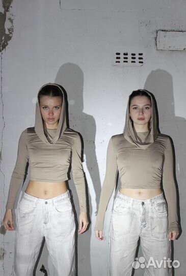 Лонгслив с капюшоном