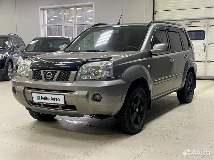 Nissan X-Trail 2.2 МТ, 2004, 299 305 км