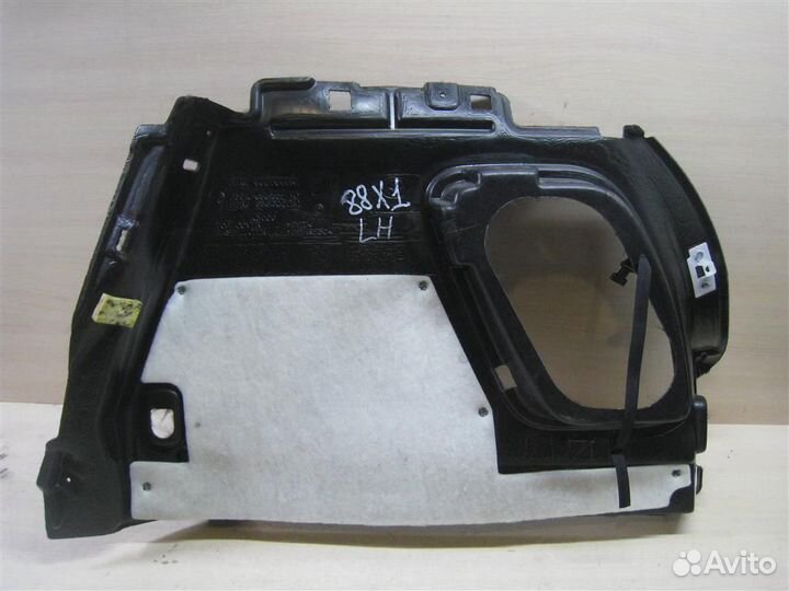 Обшивка багажника левая Mazda 3 (BL) 2010