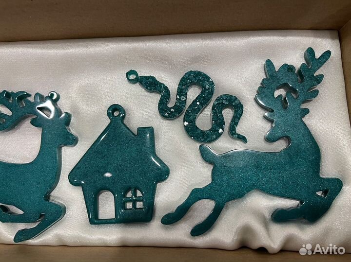 Набор игрушек из эпоксидной смолы