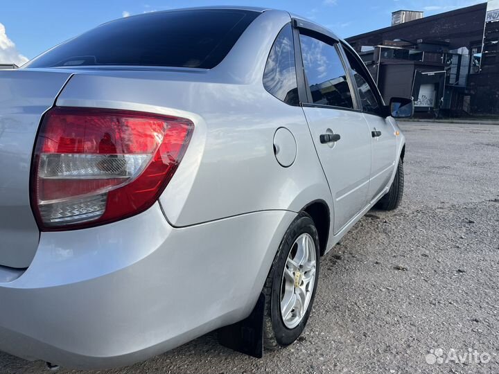 LADA Granta 1.6 МТ, 2012, 223 685 км