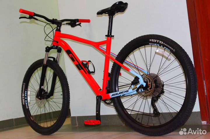 Яркий Gt Avalanche Comp 27.5