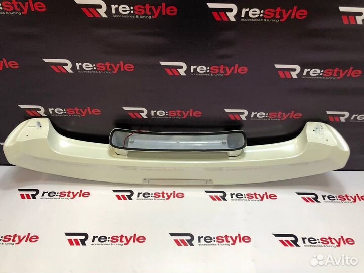 Спойлер Toyota Land Cruiser 100 Белый 070