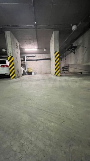 Машиноместо, 27 м²