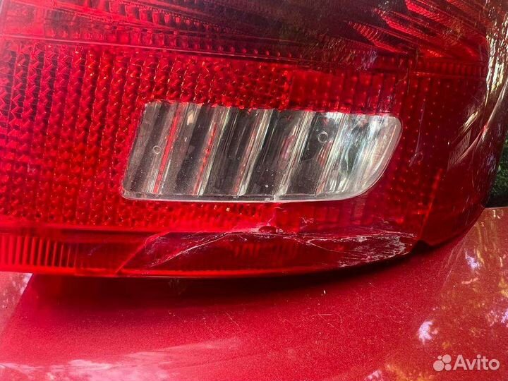 Задний правый фонарь на skoda fabia 2011