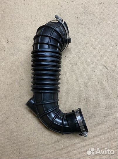 Шланг забора воздуха двигателя 2.0 TDI Audi A4 B8
