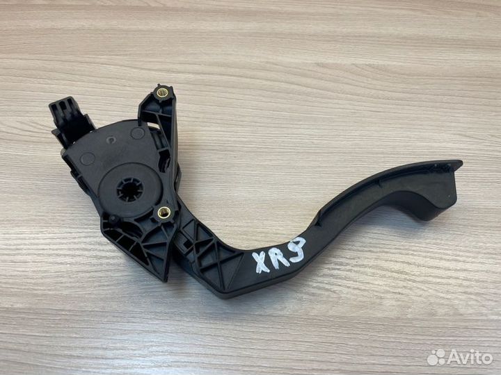 Педаль газа LADA X-Ray