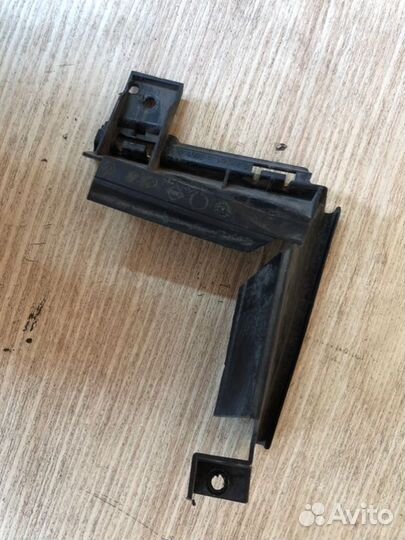 Воздухозаборник Renault Logan