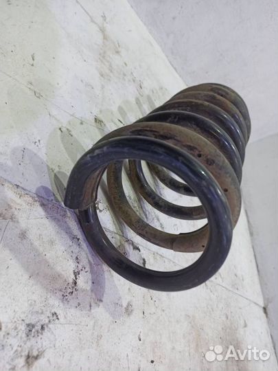 Пружина задняя Инфинити