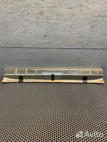 Накладка замка багажника задняя Porshe Panamera