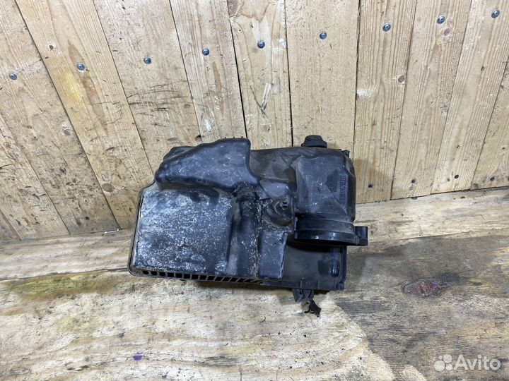 Корпус воздушного фильтра Renault Scenic 2