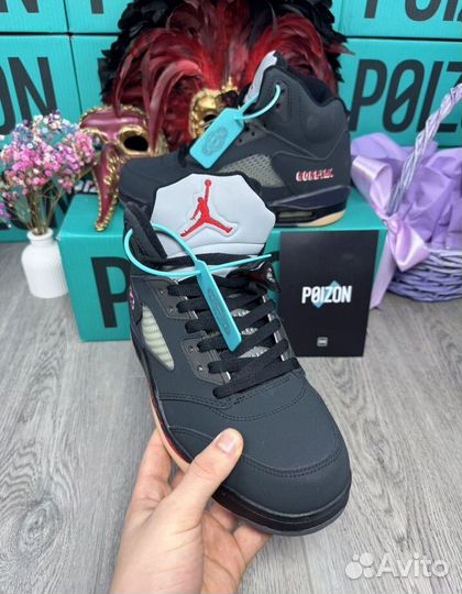 Стильные кроссовки для молодежи