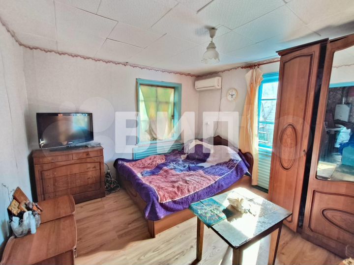 Дом 32 м² на участке 5 сот.