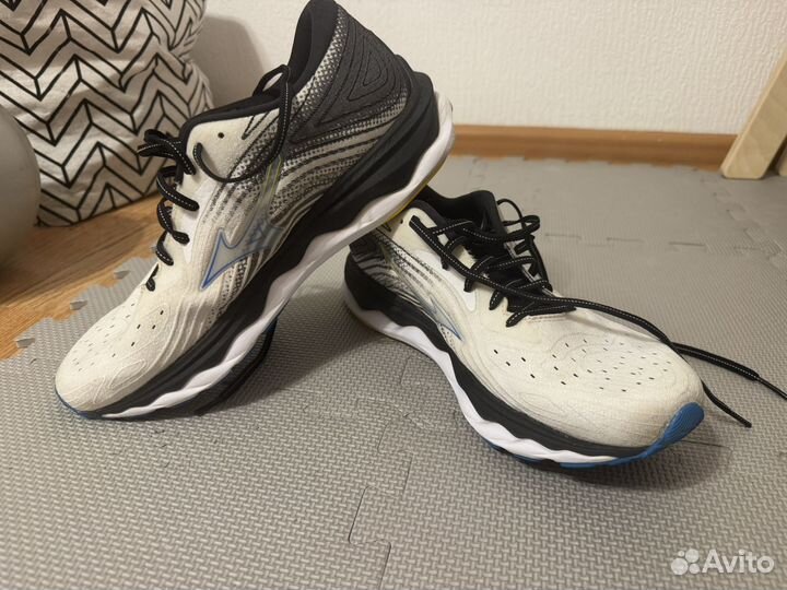 Кроссовки Mizuno Wave Sky 6