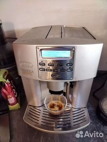 Кофемашина delonghi magnifica s