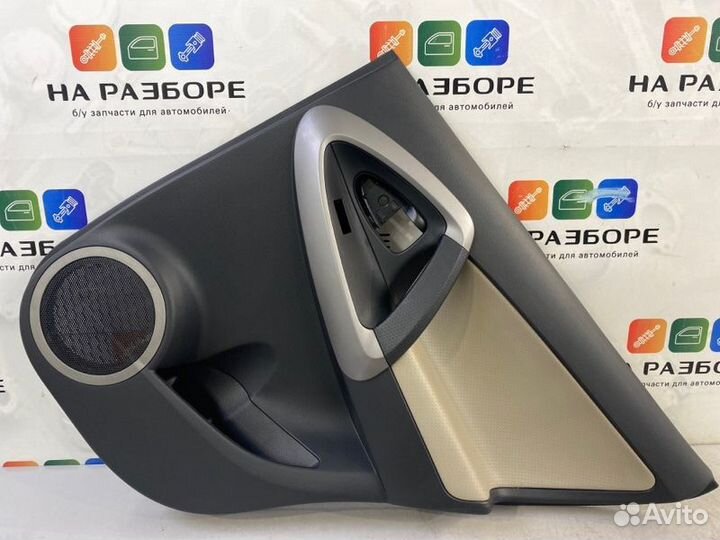 Обшивка двери задняя правая Toyota Rav4 ACA30