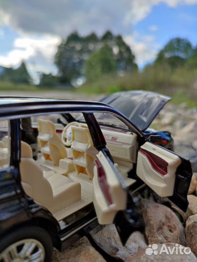 Металлическая инерционная машинка BMW X7