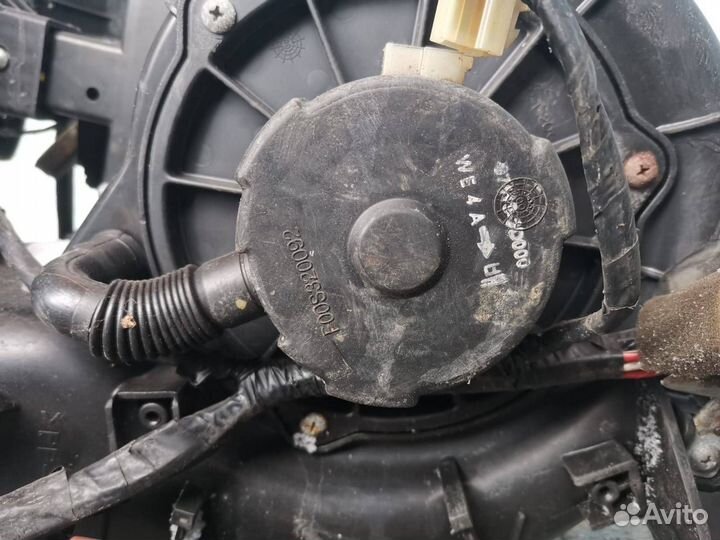 Отопитель в сборе (печка) Hyundai Elantra XD 2001