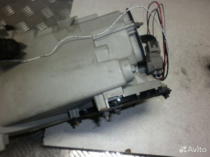 Фара противотуманная Lexus LS460 LS600 2006-2009