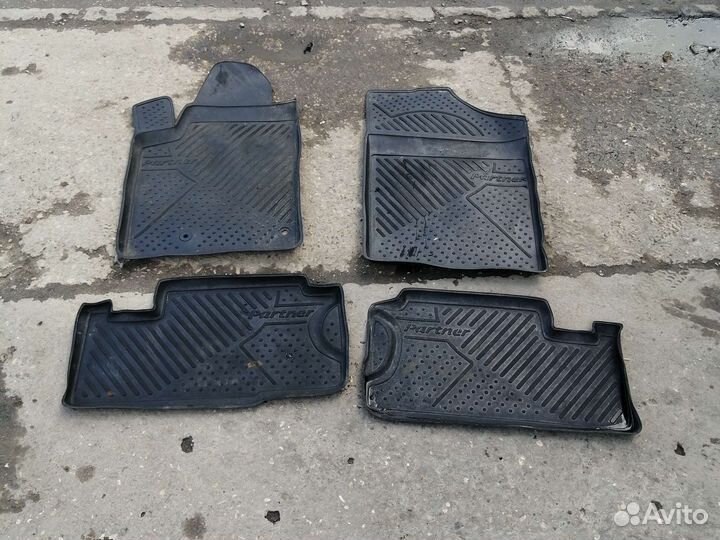 Автомобильные коврики резиновые peugeot партнёр