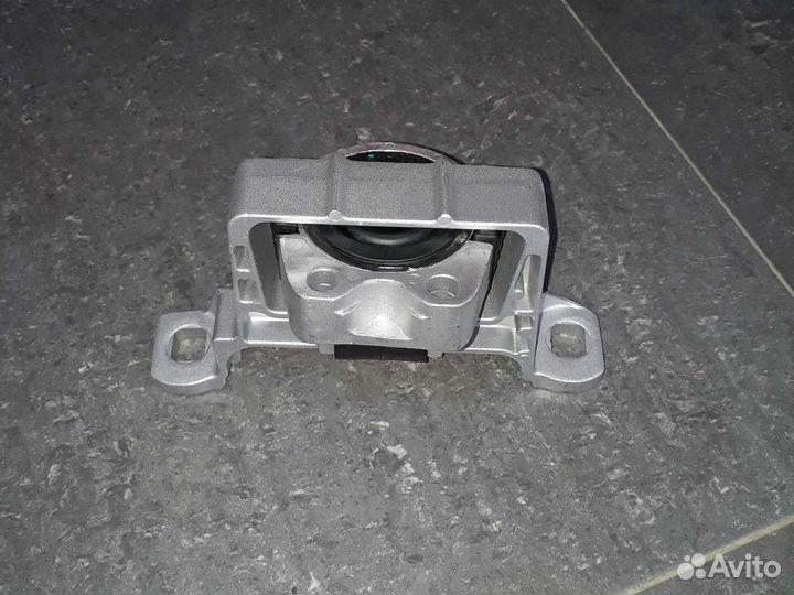 Опора двигателя правая (Подушка ) Ford Focus 2 / 3