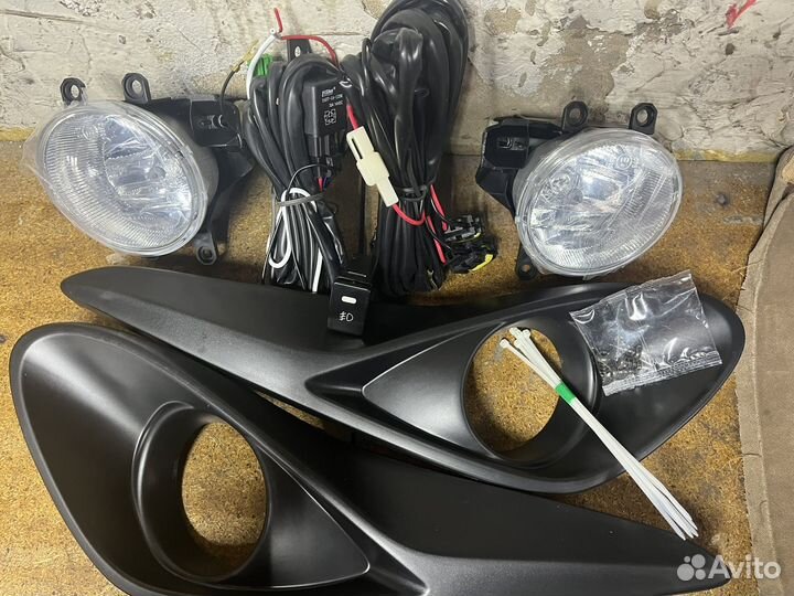 Туманки на toyota aqua