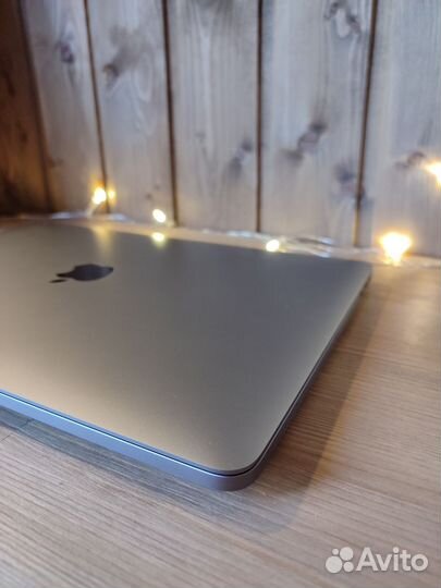 Apple Macbook pro 13 2020 16gb i7 1tb