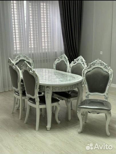 Столы и стулья новые