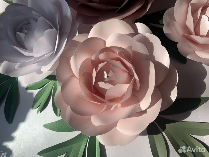 Цветы из дизайнерской бумаги, декор