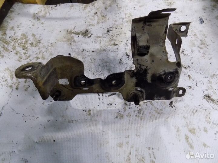 Кронштейн воздушного фильтра Lancer (CX,CY) 2007