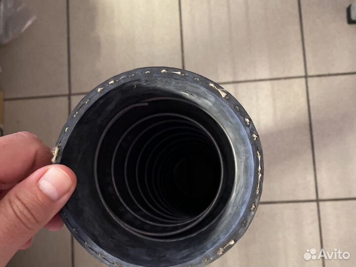 Патрубок интеркулера /volvo VN 20387233