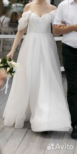 Свадебное платье 44 46 бу