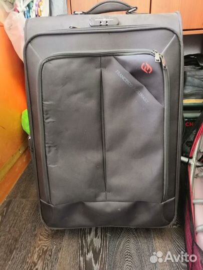 Чемодан на колесах большой тканевый