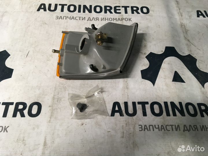 Указатель поворота правый mazda 929