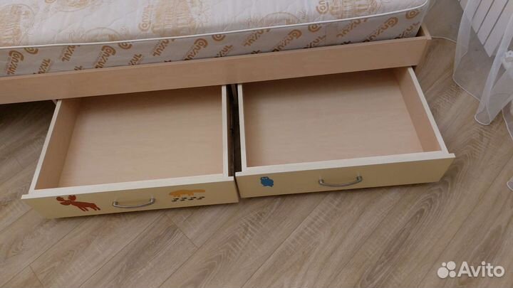 Кровать подростковая