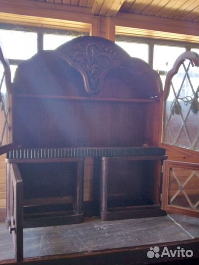 Буфеты и серванты старинные