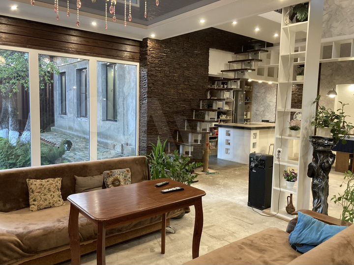 Дом 265 м² на участке 2 сот.