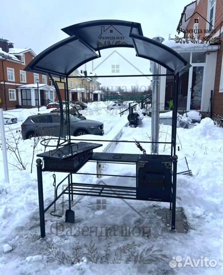 Мангал с крышей